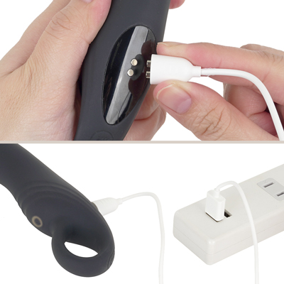 充電はマグネット式USB充電仕様。充電中はボタンが点滅し、満タンになると点灯します。