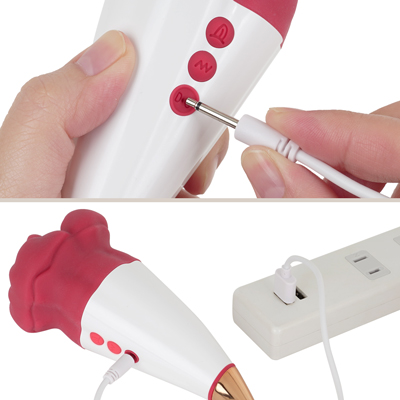 充電はUSB充電式。充電中はボタンが点滅します。