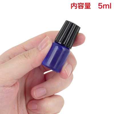 内容量は２種共通。使い切りやすく、持ち運びにも便利です。