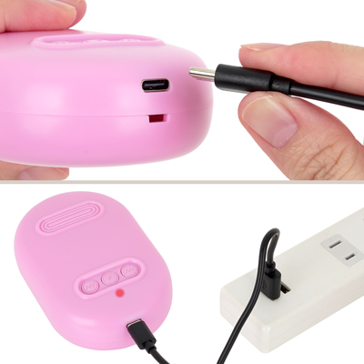 充電はUSB充電式。充電中はボタンが点滅します。