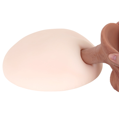 自分の体重で肉厚感がさらにアップし、激しく腰を振ってもズレることなく絶頂まで導いてくれます。