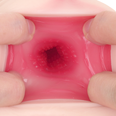 つるつるぷっくりの恥丘からすじまんを開くと、淫摩な内部が露出します。