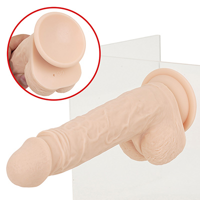 大きくて実用性の高い底部吸盤を備えています。ツルツルの面に貼り付ければ、ガシガシ動かしても取れる心配がないほど強力です。