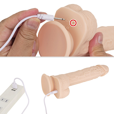 付属のUSBケーブルをキャンタマ裏のジャックに突き挿しましょう。フル充電までは約2.5時間、連続稼働は約100分と、まずまずの性能。