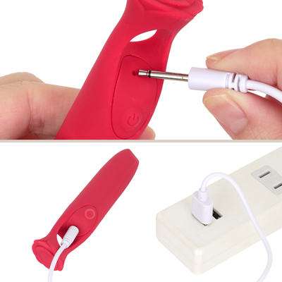 充電はUSB充電式。充電時間は約1.5時間、連続稼働時間は約１時間です。充電中はボタンが点滅し、満タンになると点灯します。