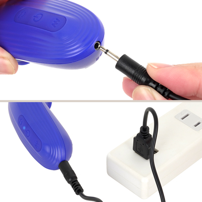 充電はUSB充電式。ライトが点滅するまで差し込んで充電を行ってください。