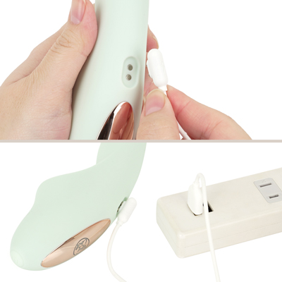 充電はマグネット式USB充電仕様。充電時間は約２時間、連続稼働時間は約１時間です。充電中はボタンが点滅し、満タンになると点灯します。
