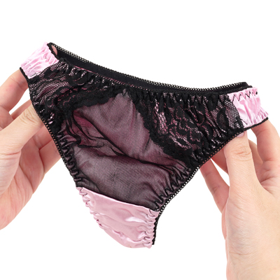 女性用ショーツがランダムに１枚付属します。デザインはお選びできません。