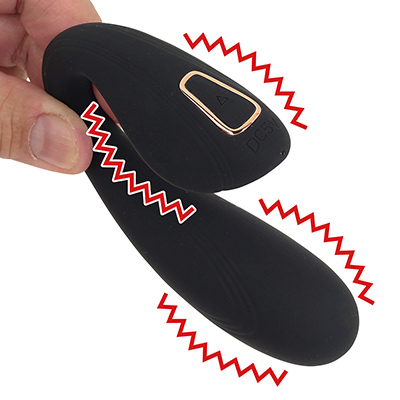 ヘッドには強力モーター、クリ側にはソフトモーターを採用。それぞれを別制御はできませんが、振動パワー・特性ともに素晴らしく、駆動音も人混みだとちょっと気を遣う程度に抑えられています。