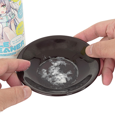 しばらくすると…ほら、固まってきました！　ポリアク系に塩をかけたときと似たような変化で、こうなると洗い流しやすいですよね。