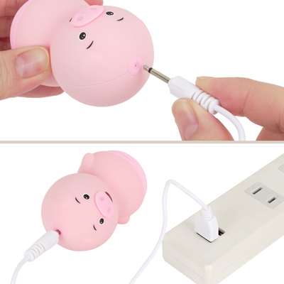充電はUSB充電式。充電時間は約70分、連続稼働時間は約150分です。充電中はライトが点滅します。
