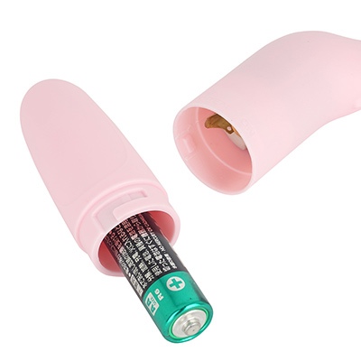 電源は単三電池×１本（別売り）です。テスト電池付属品は多いものの、本作はギリギリまでコストを削っていますので、ご容赦ください。