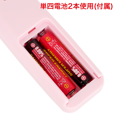背面の電池蓋を外し、写真の向きに合わせて電池をセットしてください。　※付属の電池は「動作確認用テスト電池」です。