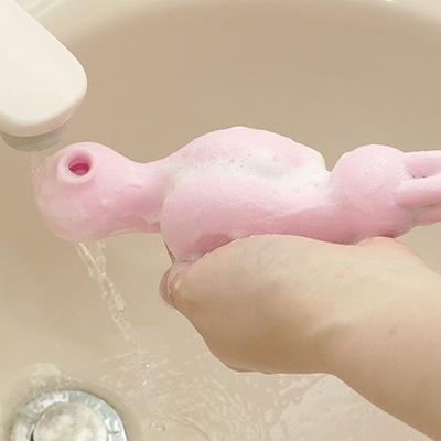 IPX7クラスの防水性能を備え、流水丸洗いが可能。ユニットの接続部には多少浸水しますが、ちゃんと拭けば問題ありません。