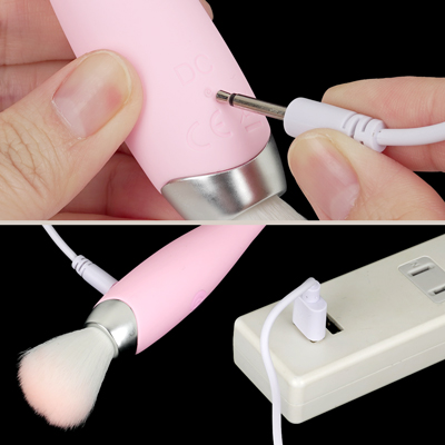 付属のUSB充電ケーブルをDCジャックに差し込んで充電を行ってください。充電時間は約90分、連続使用時間は約45分です。充電中はボタンが点滅し、満電になると点灯します。