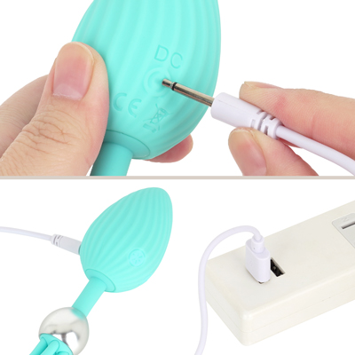 付属のUSB充電ケーブルをDCジャックに差し込んで充電を行ってください。充電時間は約120分、連続使用時間は約60分です。充電中はボタンが点滅し、満電になると点灯します。