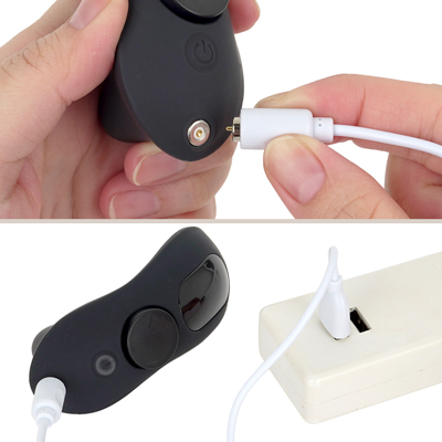 付属のマグネット式USB充電ケーブルを本体のマグネット部分につけて充電を行ってください。約90分の充電で最大約50分の使用が可能です。充電中はボタンが点滅します。
