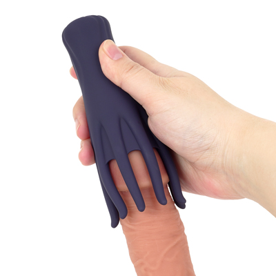 手動なのでピストンや回転、スピードなどを自在に調整可能。勃起していない状態でも楽しめます。