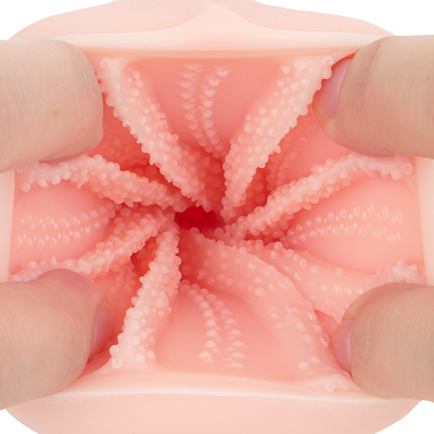 ねっとりうねるヒダの動きと、奥の吸い付き感を併せ持つタテヒダ名器。