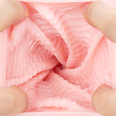 単純な既存のスパイラルとはまったく異なる、立体的な捻れ加工。全面に施されたヨコヒダ系の凹凸が、いい仕事をします。