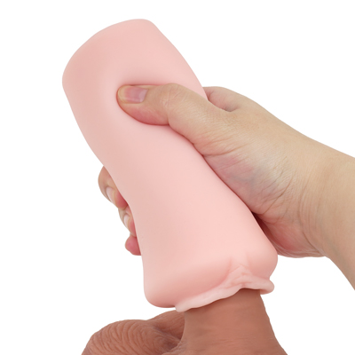 すっぽりとフィットするサイズでバキューム感もあり、イボの感触をダイレクトにご堪能いただけます。