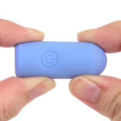 素材は滑らかで肌触りの良い高品質シリコンを使用。IPX６の防水仕様だから水でしっかり洗えて、バスルームなど幅広いシーンでもお使いいただけます。