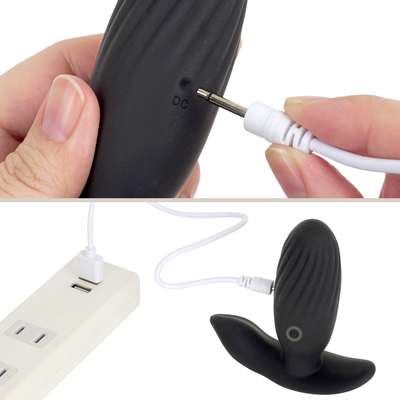 【リモートバイブレーション】　付属のUSB充電ケーブルを使って、ライトが点滅するまで差し込んで充電を行ってください。