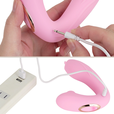 付属のUSB充電ケーブルを使って赤いライトが点灯するまで差し込んで充電を行ってください。約120分の充電で最大約50分の連続使用が可能です。