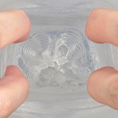 まばらに散ったギザが触れるたび刺激を変え、奥に行けば行くほど膣穴が狭まるギザモルフォーゼ構造。