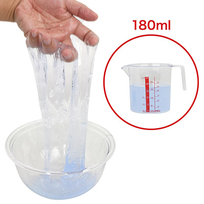 こちらは半分の水量（180ml）でつくった時の粘度。デロ～ンと持ち上がるほど、超濃厚なローションになります。