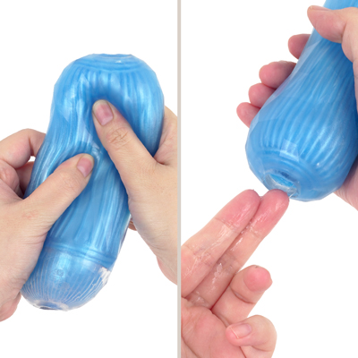 クポケット全体にいきわたるように水を数滴たらします。水を入れる挿入口にペットボトルキャップ一杯程度の水を入れ、よく揉み内部に馴染ませる。内部がぬるぬるしてきたら使用できます。
