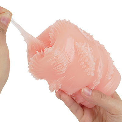 めくってみてもクッキリとした存在感を残すテクスチャー。これがそのままペニスに擦れたら、かなり刺激的なのは明白でしょう。