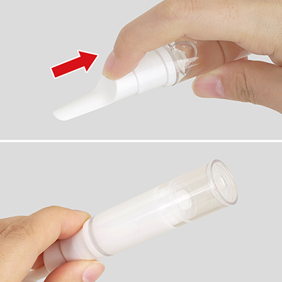 ノズル部分をプッシュすると一定量が出てくる仕組みで、出したぶんだけボトル内の底がせり上がります。最後まで使い切りやすい、とてもよくできたボトル容器です。