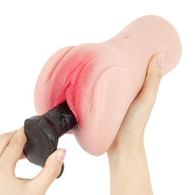 ちょい重いですが、膣道によってペニスがホールドされるような手応えがある、安定感抜群のストローク性能。空気抜きの手応えは薄め。