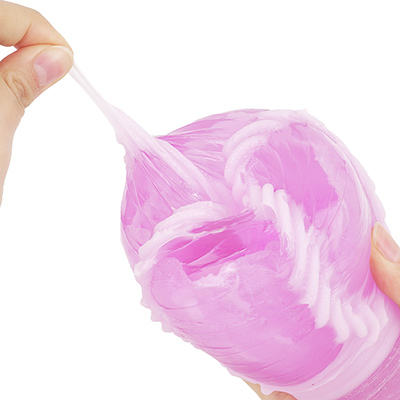 ヒダだけを摘まんでみると、かなりの弾力。クッキリとした感触でペニスにゴリゴリ擦れるため、好みが分かれるでしょう。