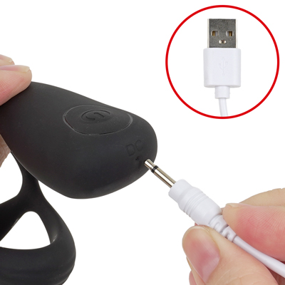 【10 玉袋SP 激刺激】　付属のUSB充電ケーブルを、DCジャックに差し込んで充電を行ってください。
