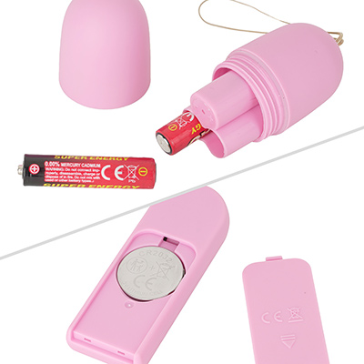 電源はローター１機につき、単四電池×２本（６本付属）。リモコンはCR2032型ボタン電池×１個（付属）です。どうも漏電しやすいみたいなので、使用後はローターの電池を抜いておきましょう。