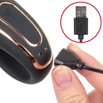 付属のUSBケーブルで充電してください。約120分の充電で最大約80分の連続使用が可能です。充電中はランプが点滅し、満充電で点灯します。