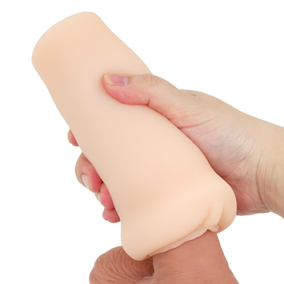 「生で注文」「注いで悶絶」のコンセプト通り、吸い付くような密着感が特徴。奥から空気を押し出すように握り込むことで、肉厚な素材がバキューム感を高め、飲み干すような締め付けへと繋がります。