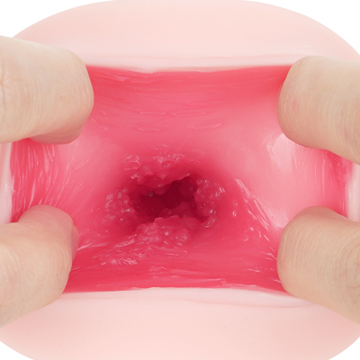 入り口を開くと現れるのは、ぎっしりと敷き詰められたベリーのツブ。名器「かずのこ天井」を彷彿とさせるこの細かな突起群が、挿入するたびに絶え間ない刺激を与え続けます。