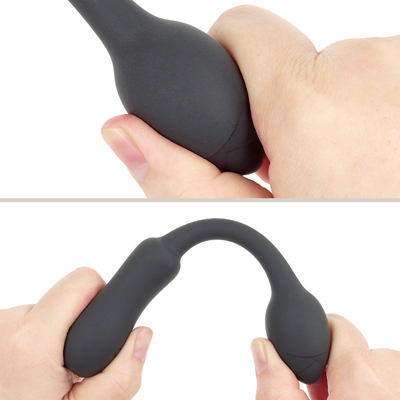 肌に優しいシリコン素材を採用しています。生活防水仕様のため、使用後のお手入れも簡単で、常に清潔な状態で快適に使用できます。