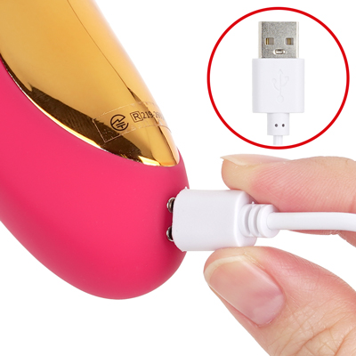 付属の専用ケーブルを近づけるだけでピタッと吸い付くマグネット充電を採用。約120分のフル充電で約50分の連続稼働が可能。充電中はライトが点滅し、完了すると常時点灯に変わるため、一目で充電状況が把握できて便利です。