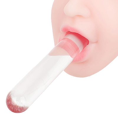 吸引力はそれほど強くありませんが、逆にそれがリアルなフェラ感を再現しています。グプププ…とゆっくりペニスを吸い込む献身的な姿は、思わず愛おしくなりますよ（笑）
