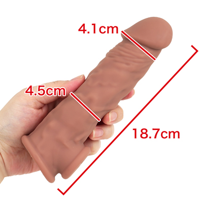 【カリ太 褐色】　より力強い存在感と満足感を追求したボリュームモデルです。ぎっしりと素材が詰まった肉厚な先端のディテールがプレイ時に圧倒的な存在感を放ち、視覚的にも体感的にも大きな満足感をもたらしてくれます。　※数値はＮＬＳ実測値