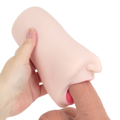 肉厚な唇と超柔歯のパーツが先端を優しく甘噛みするように包み込み、抜群の一体感を味わえます。お口のリアルな造形がピストンのたびにダイナミックに擦れ合うため、視覚的にも体感的にもこれまでにないリアルな臨場感に浸ることができる贅沢な使用感です。
