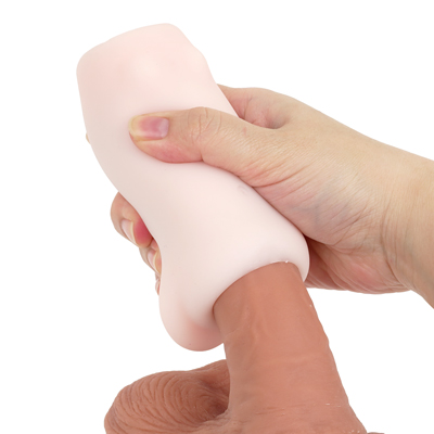 手のひらで包み込むように握ることで内部パーツがダイレクトに連動し、初心者から上級者まで大満足の臨場感を体感できます。